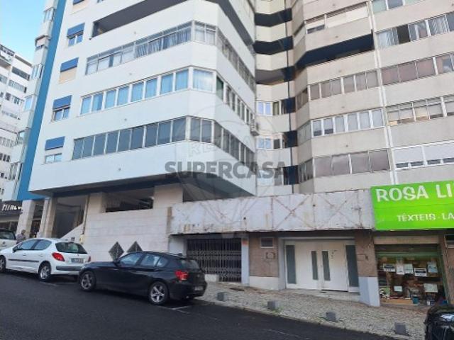 Armazém venda em Cova da Piedade, Almada