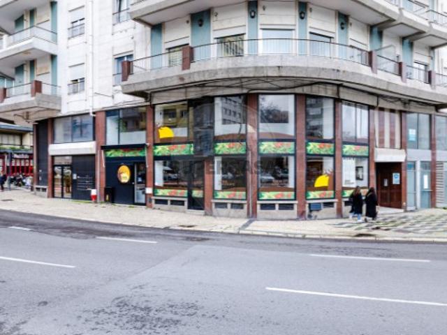 Armazém venda em Lisboa