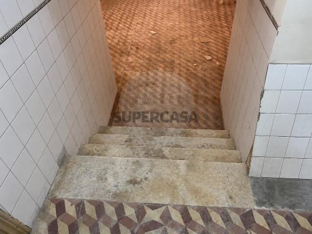 Armazém venda em Lisboa