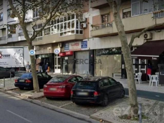 Armazém venda em Lisboa