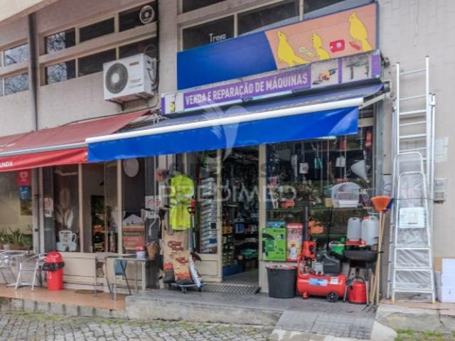 Armazém venda em Ataúdes, Amarante