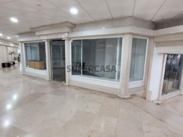 Armazém venda em Lisboa