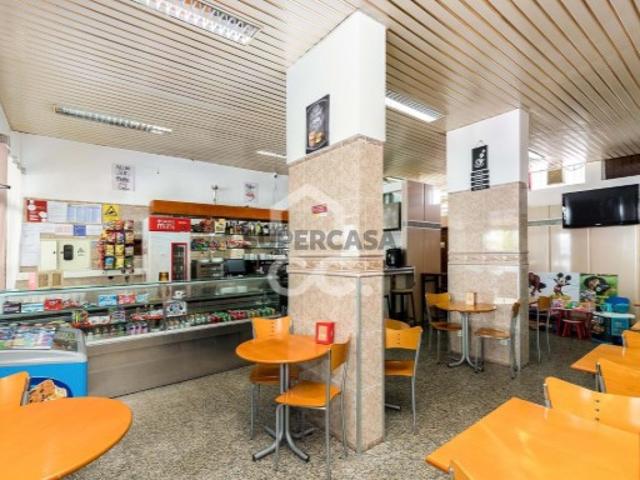 Armazém venda em Évora