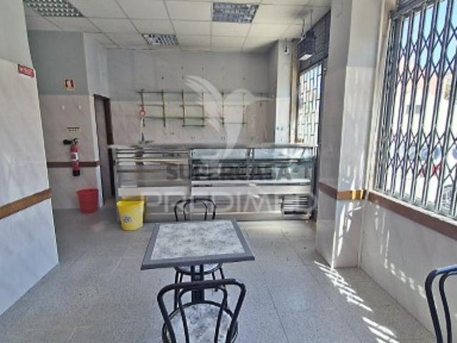 Armazém venda em Lisboa