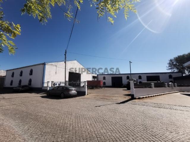 Armazém venda em Beja