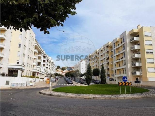 Armazém venda em Jardins da Parede, Cascais