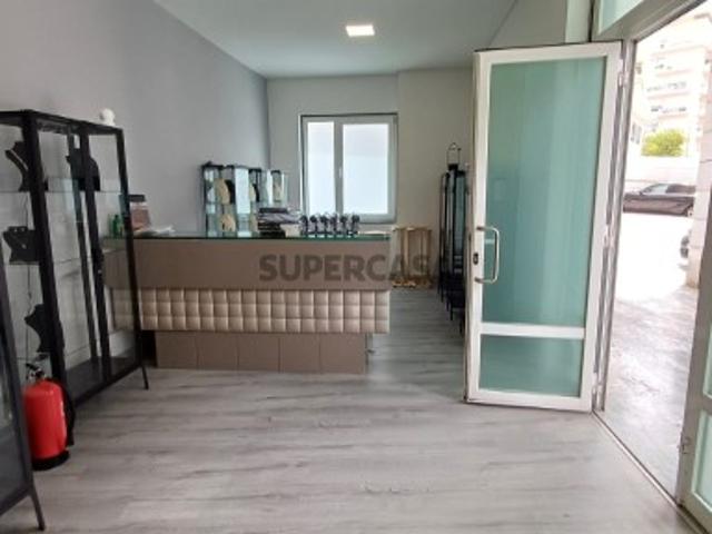 Armazém venda em Lisboa