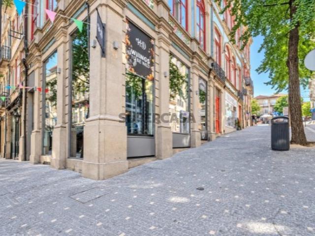 Armazém venda em Conjunto Urbano da Ribeira, Porto