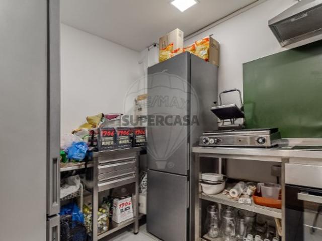 Armazém venda em Maia, Gueifães