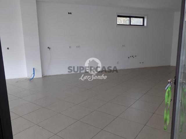 Armazém venda em Carrezedo, Gavião