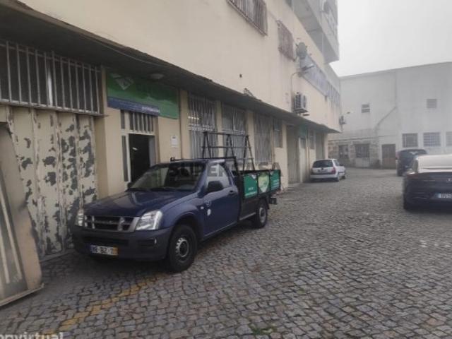 Armazém venda em Eja, Penafiel