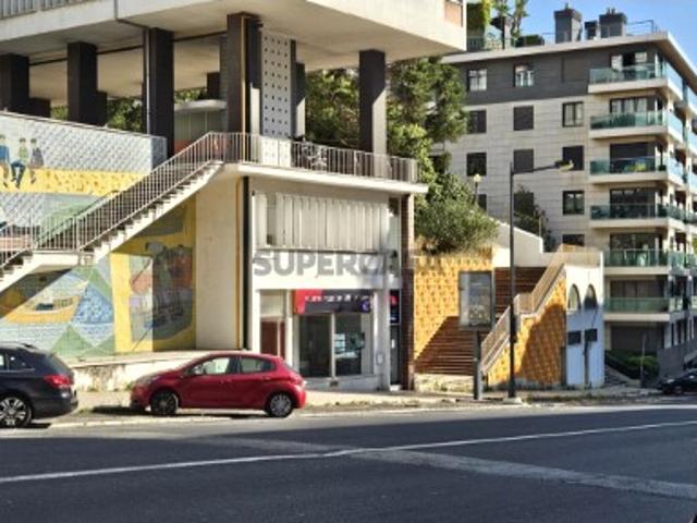 Armazém venda em Estrela, Lisboa