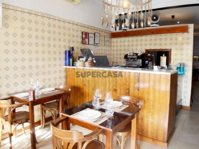 Armazém venda em Estrela, Lisboa