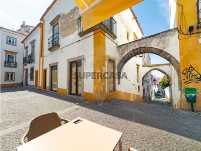 Armazém venda em Évora