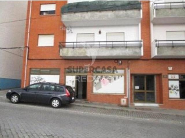 Armazém venda em Nelas