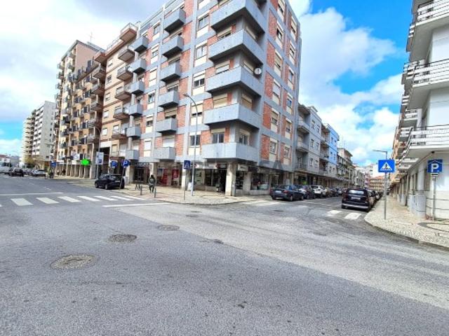Armazém venda em Nossa Senhora do Pópulo, Caldas Da Rainha