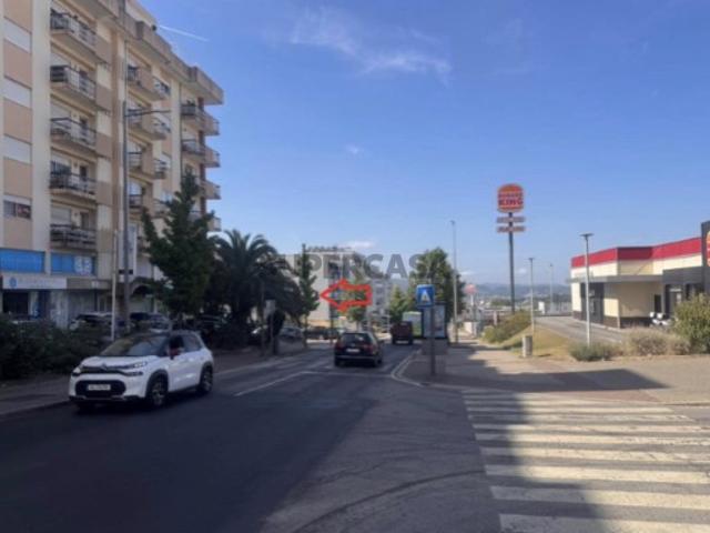 Armazém venda em Milhundos, Marecos