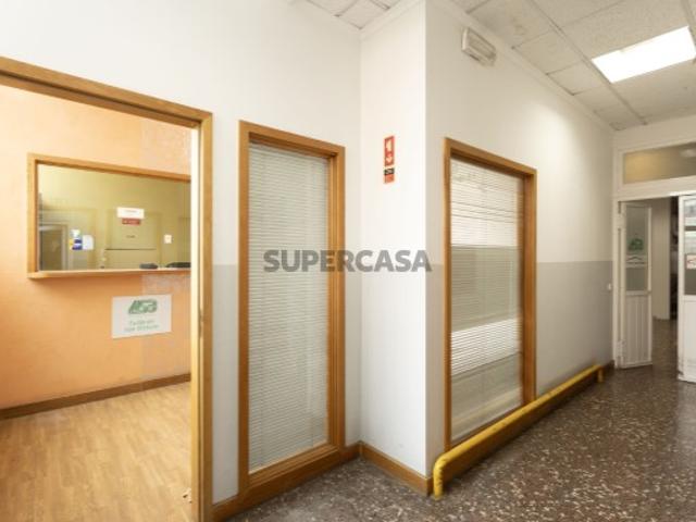 Armazém venda em Lisboa