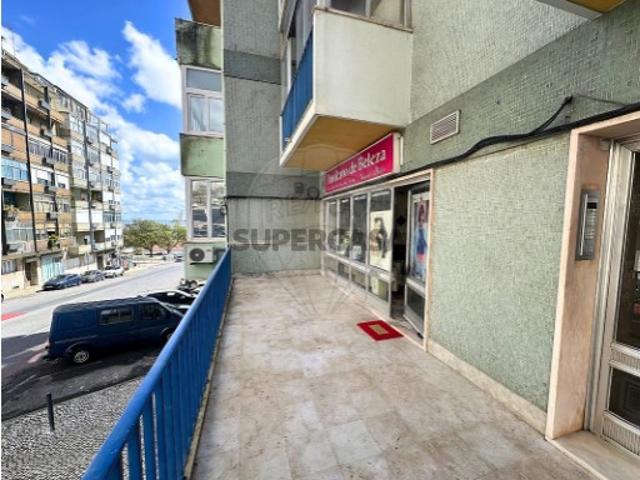 Armazém venda em Lisboa