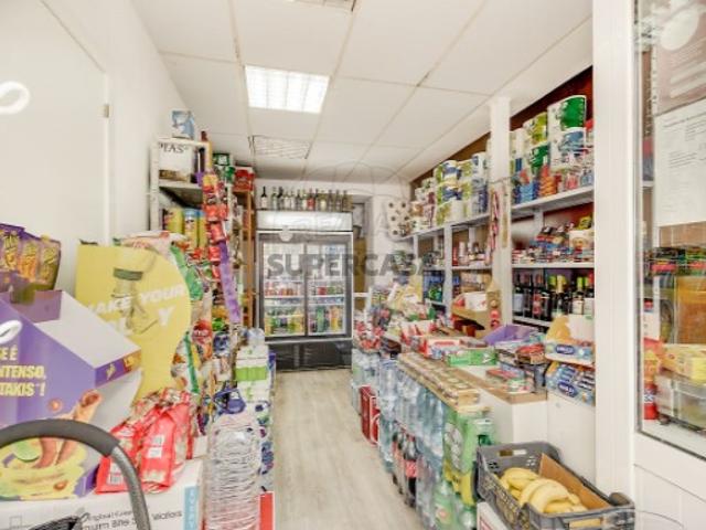 Armazém venda em Lisboa