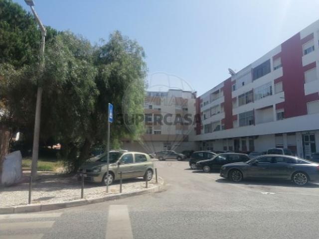 Armazém venda em Forte Da Casa, Lisboa