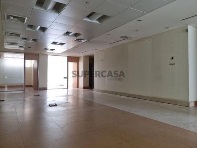 Armazém venda em Penouço, Gondomar