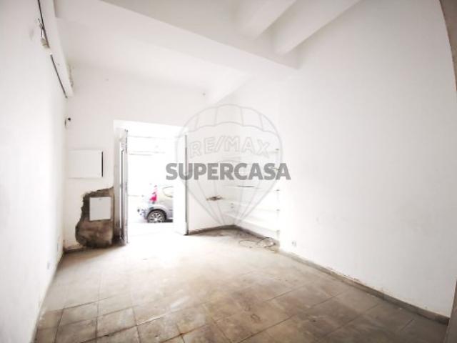 Armazém venda em Lisboa