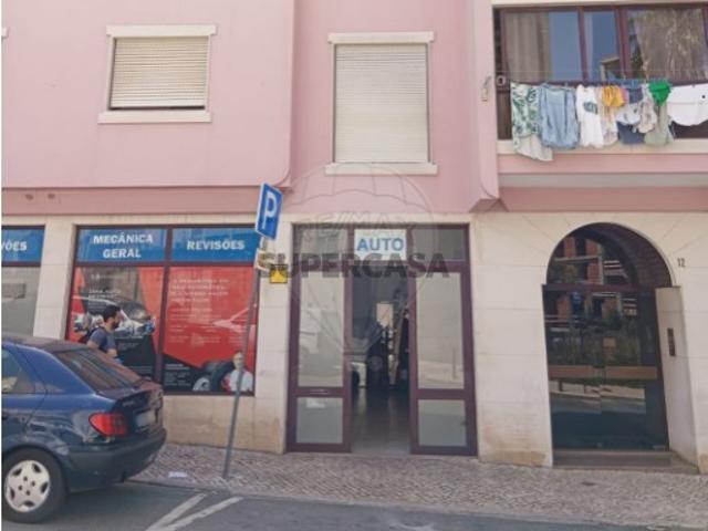 Armazém venda em Santa Clara, Lisboa