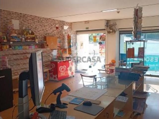 Armazém venda em Santiago Dos Velhos, Lisboa