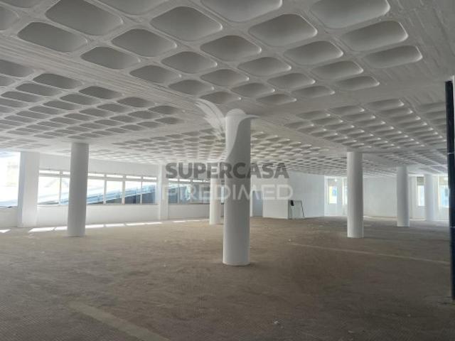 Armazém venda em Santiago Dos Velhos, Lisboa