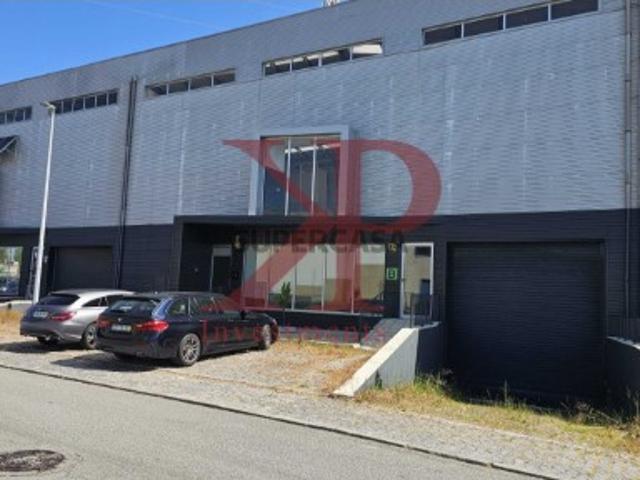 Armazém venda em Santo Tirso, Porto
