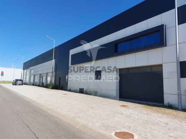 Armazém venda em Lugar de Barros, Silvalde