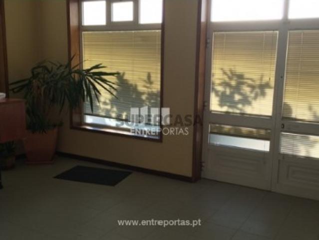 Armazém venda em Vila Boa Do Bispo, Porto