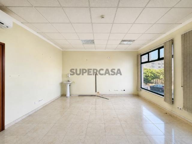 Armazém venda em Faro