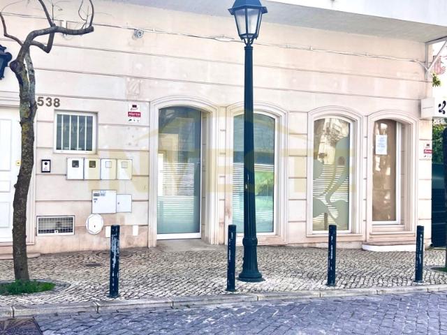 Loja alugar em Visconde da Luz, Cascais
