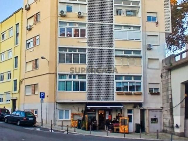 Armazém venda em Lisboa