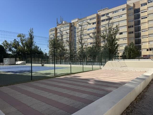 Armazém venda em Quinta do Lambert, Lisboa