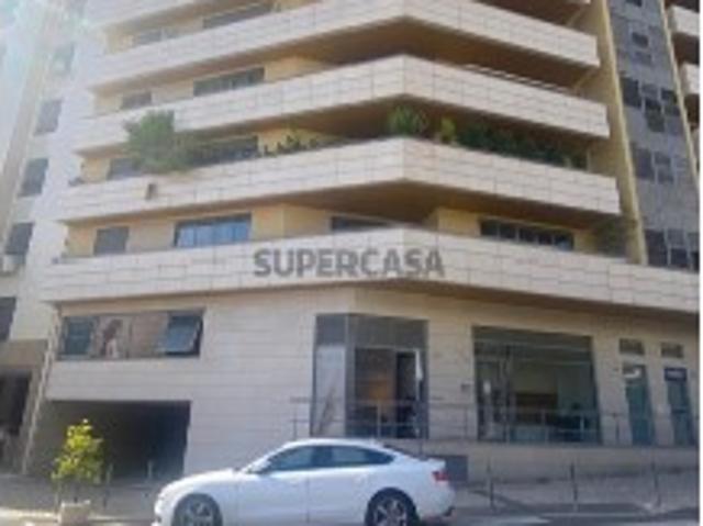 Armazém venda em Lisboa