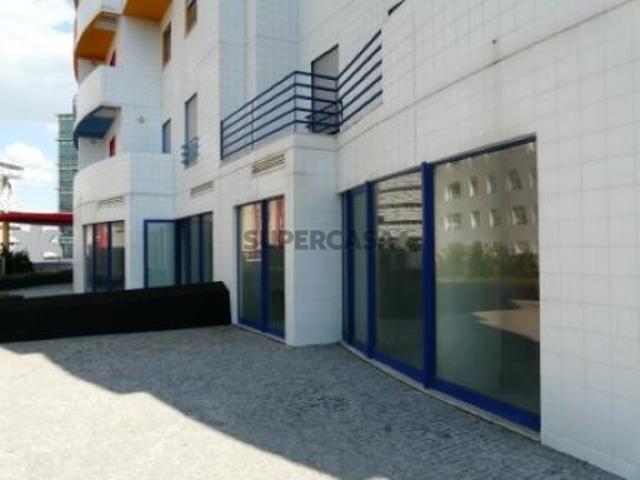 Armazém venda em Quinta das Laranjeiras, Lisboa