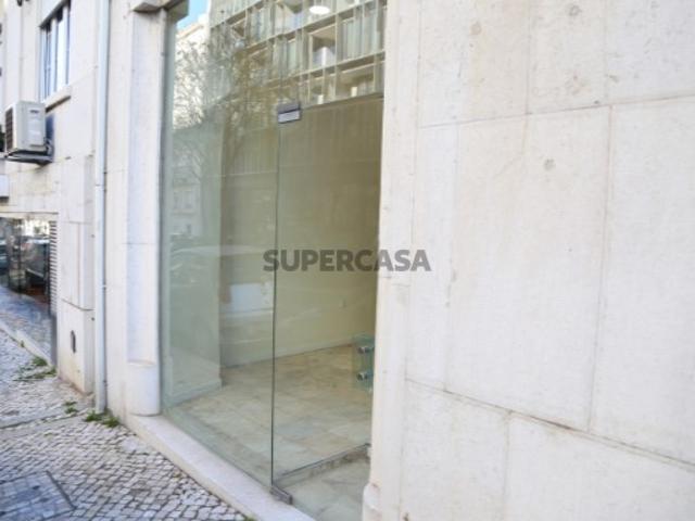 Armazém venda em Avenidas Novas, Lisboa