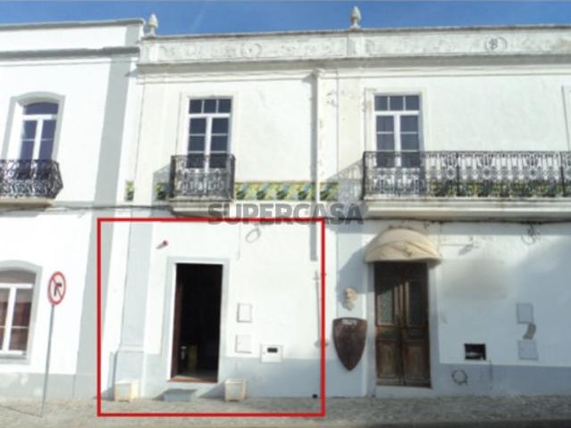 Armazém venda em Serpa (Salvador e Santa Maria), Serpa