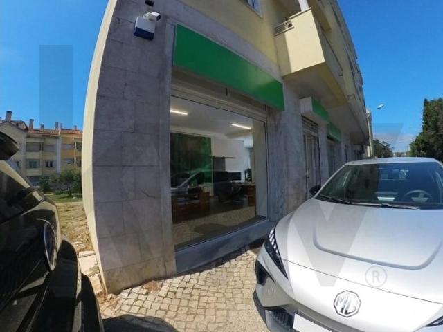 Loja venda em Estefânea, Sintra (Santa Maria e São Miguel, São Martinho e São Pedro de Penaferrim)