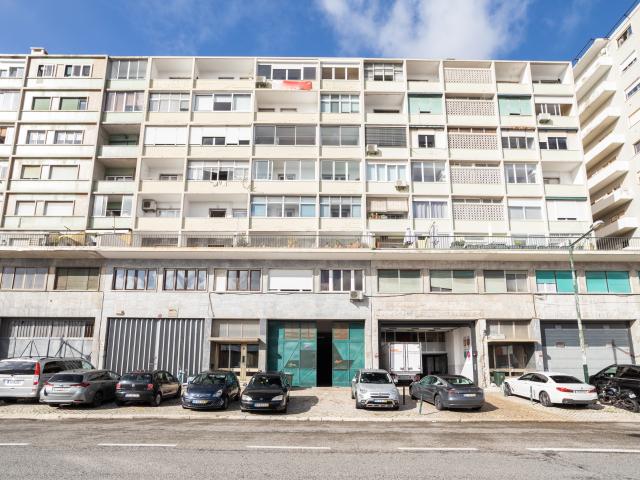 Armazém venda em Lisboa