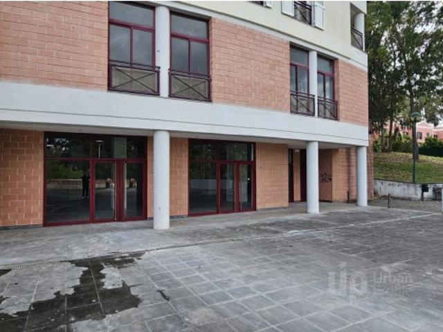Loja alugar em Ribeira Acima, Oeiras