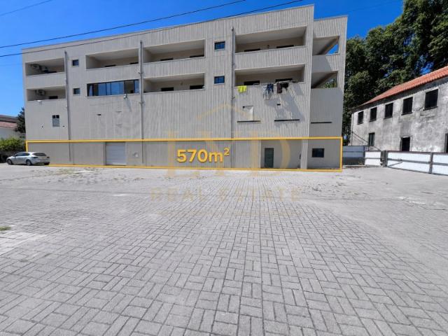 Armazém venda em Vale de Sus, Penamaior