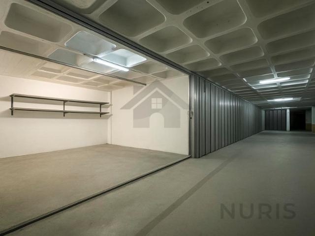 Garagem alugar em Três Castelos, Portimão