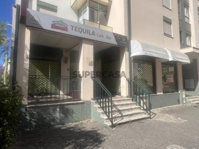 Armazém venda em Leiria