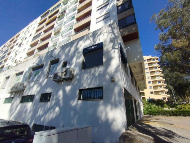 Armazém alugar em Oeiras, Lisboa