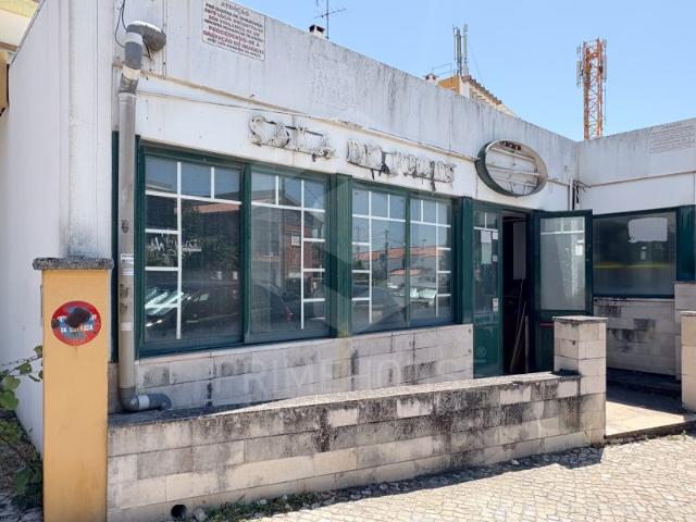 Loja venda em Azeitão (São Lourenço e São Simão), Setúbal