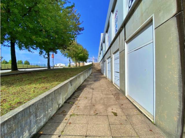 Ponto Comercial alugar em Moreira, Gemunde